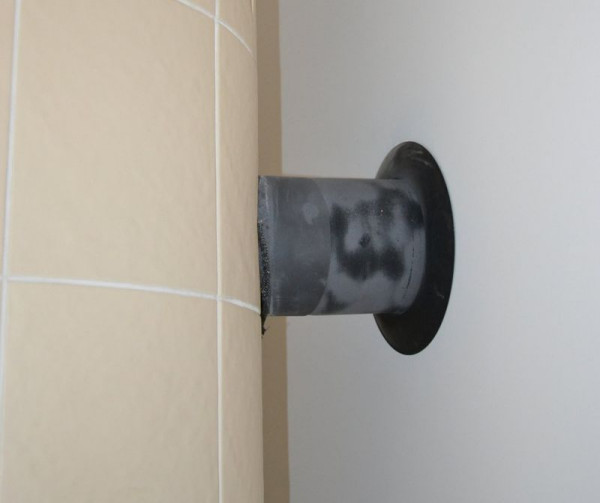 Połączenie pieca z systemowym, ceramicznym przewodem dymowym