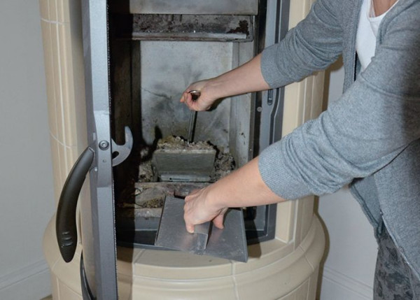 Podnoszenie popielnika