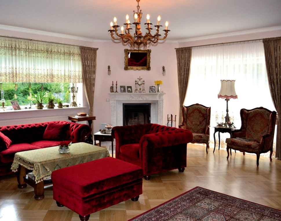 Duże stylowe meble w salonie