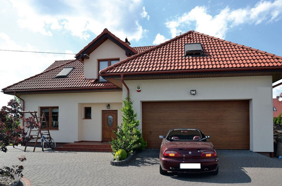 Dom z dwustanowiskowym garażem