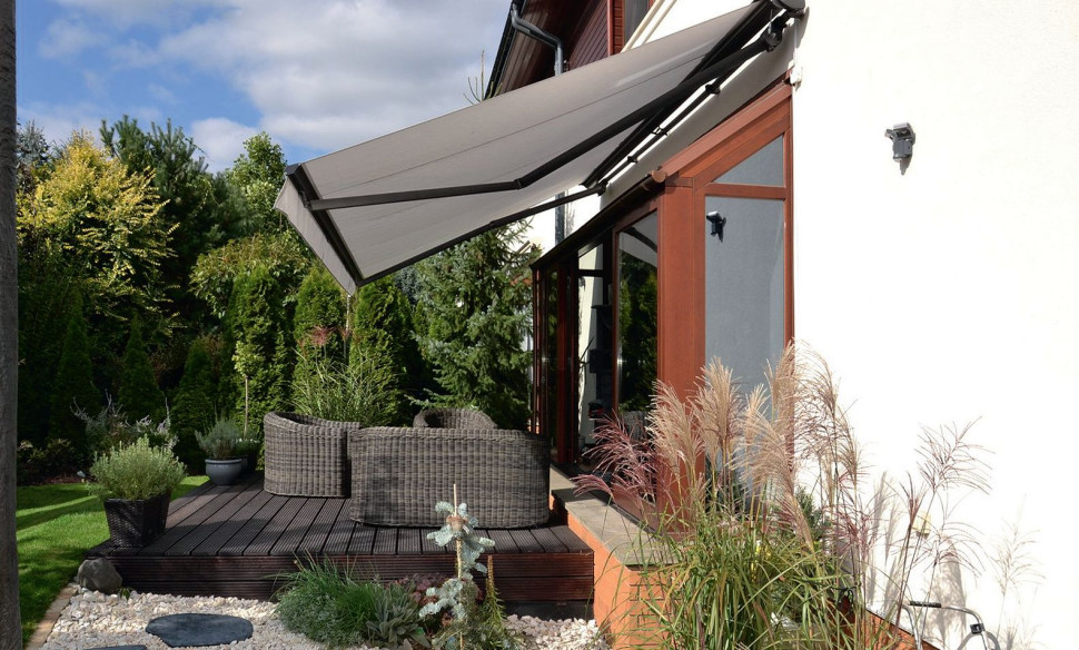 Taras wyłożony deskami z drewna bangkirai 