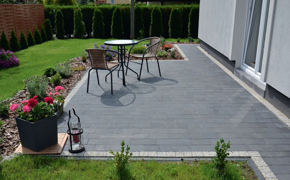 Boczny taras przy jadalni