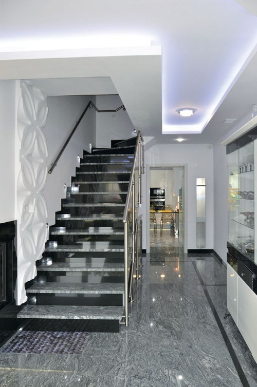 Schody i balustrada ze stali i szkła