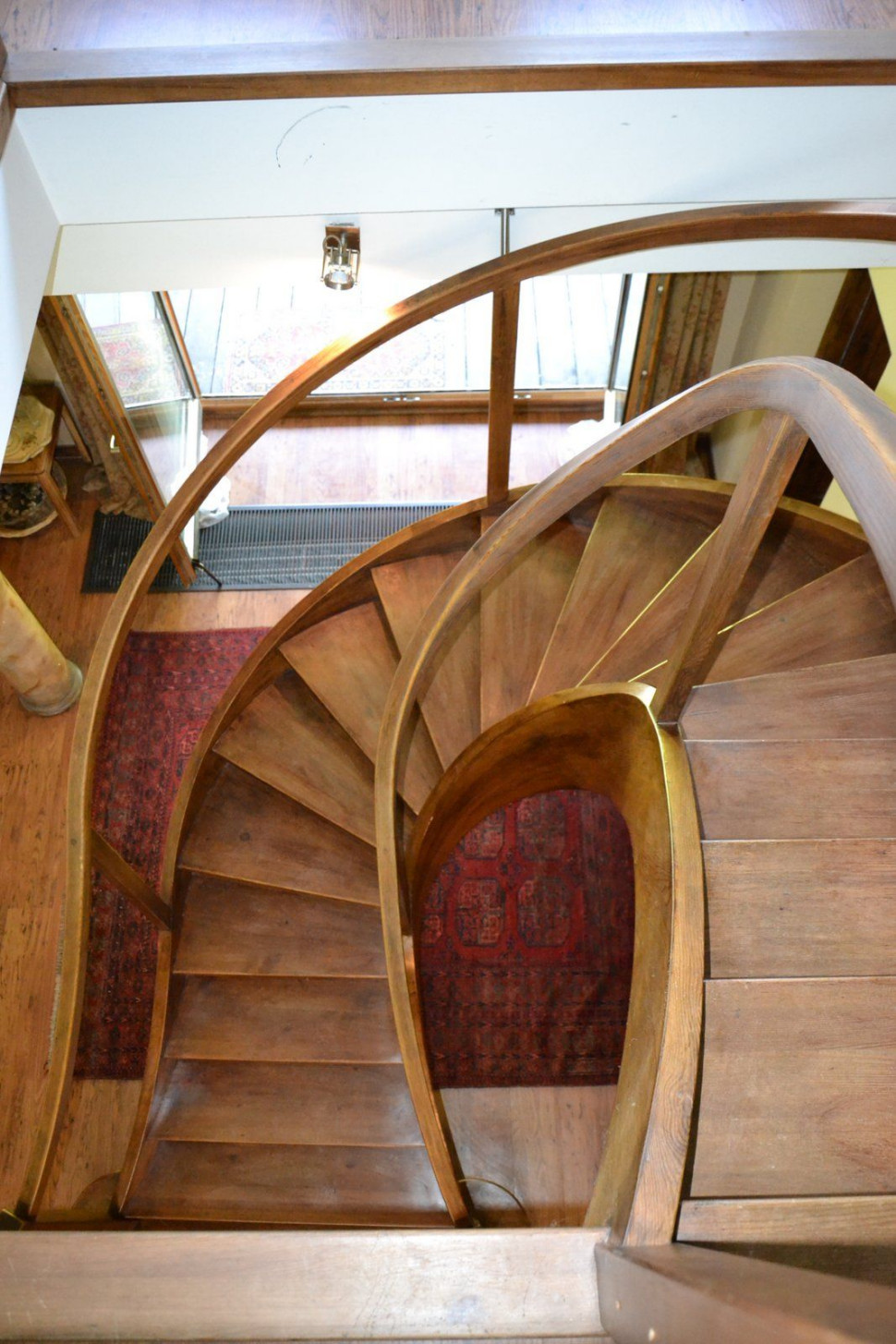 Spiralne schody - dusza wyprofilowana w łezkę