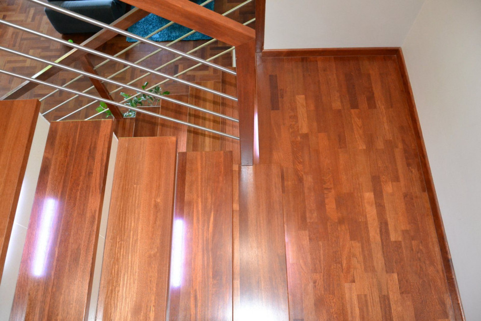 Spocznik o wym. 103 x 195 cm jest wygodny w przenoszeniu sprzętu i mebli