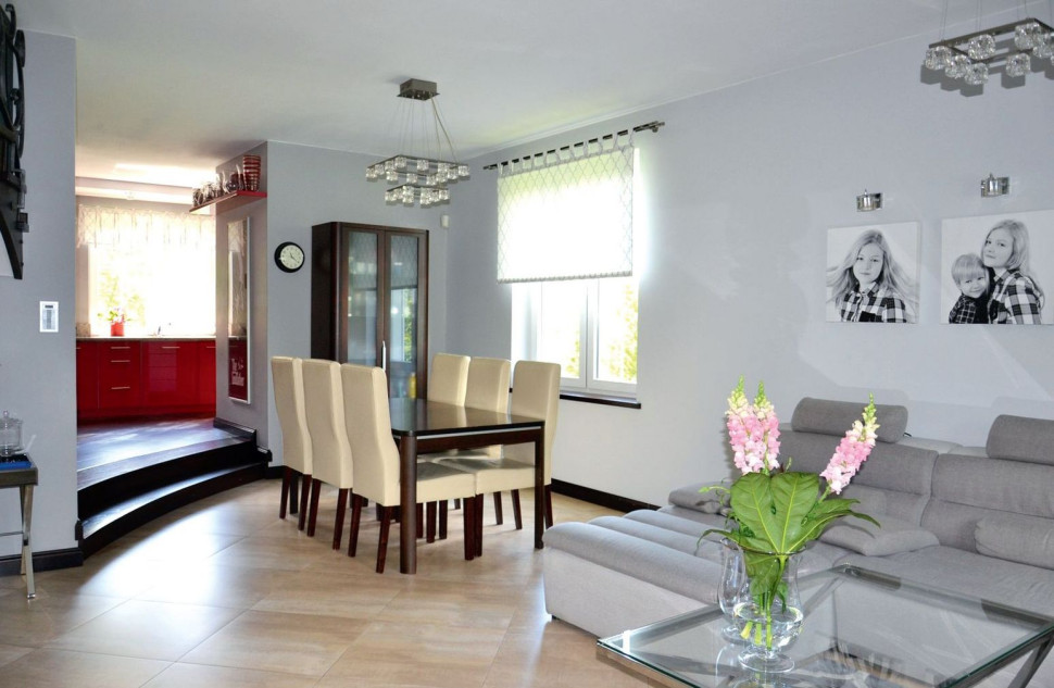 Posadzka na parterze ma dwa poziomy