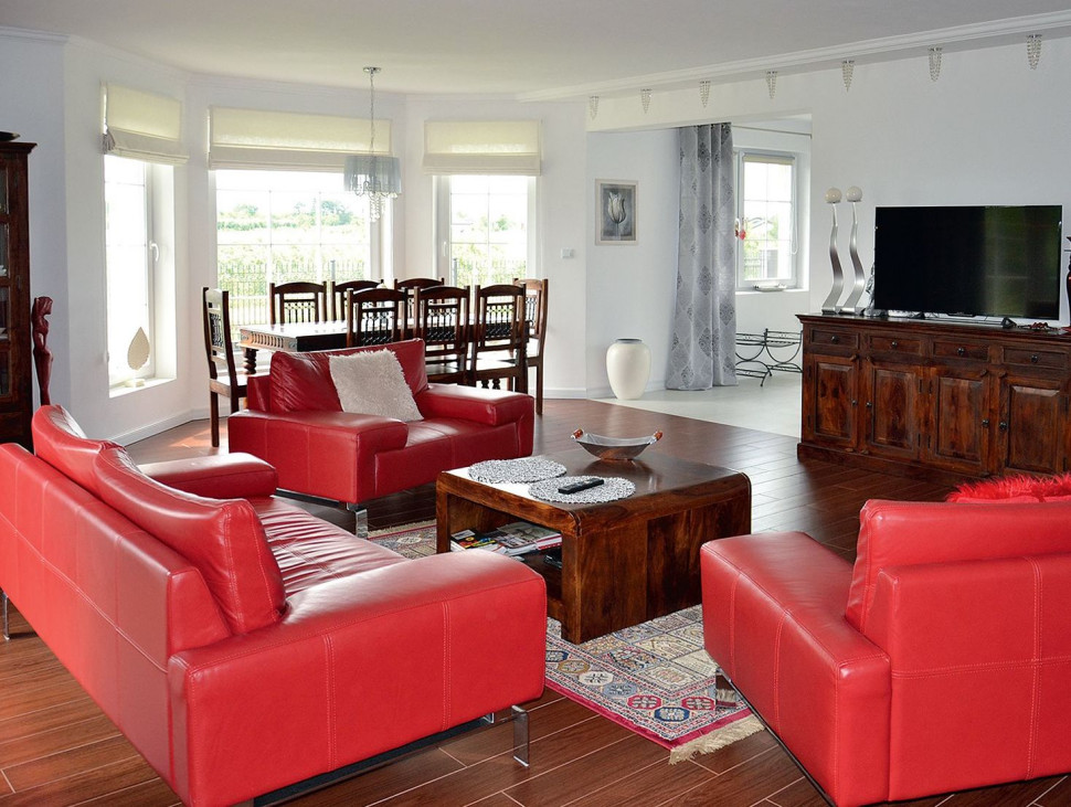 Zestaw wypoczynkowy w czerwonym kolorze