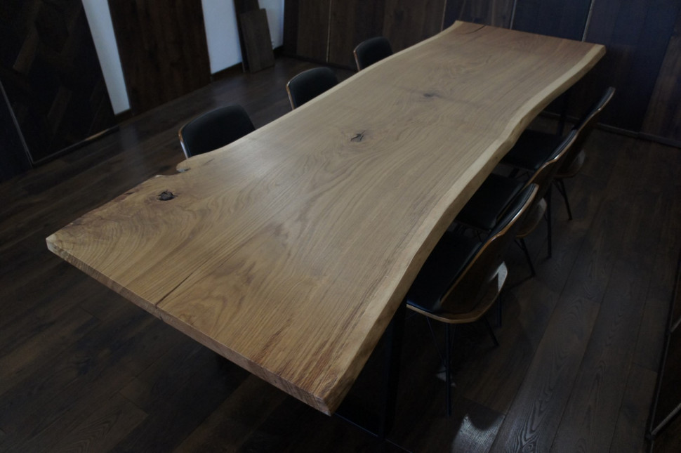 Blat stołu (ławy) z litego drewna. fot. Drymar