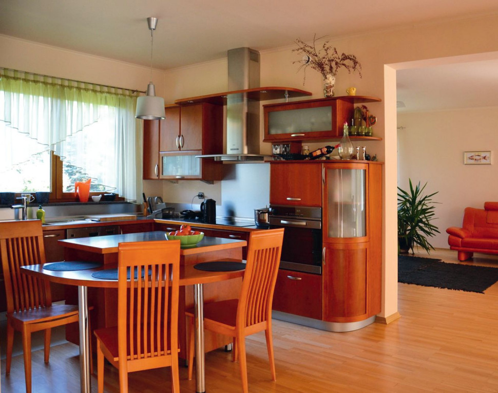 Kuchnia (meble z drewna czereśniowego)