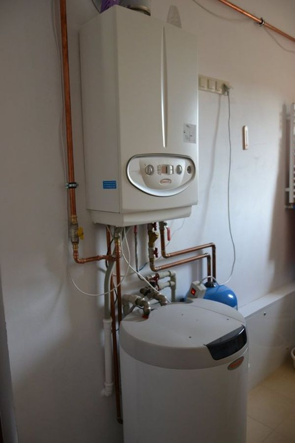 Jednofunkcyjny kondensacyjny kocioł gazowy i zasobnik c.w.u.