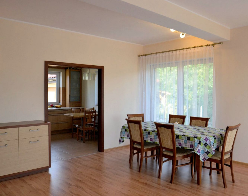 Jadalnia i wejście do kuchni