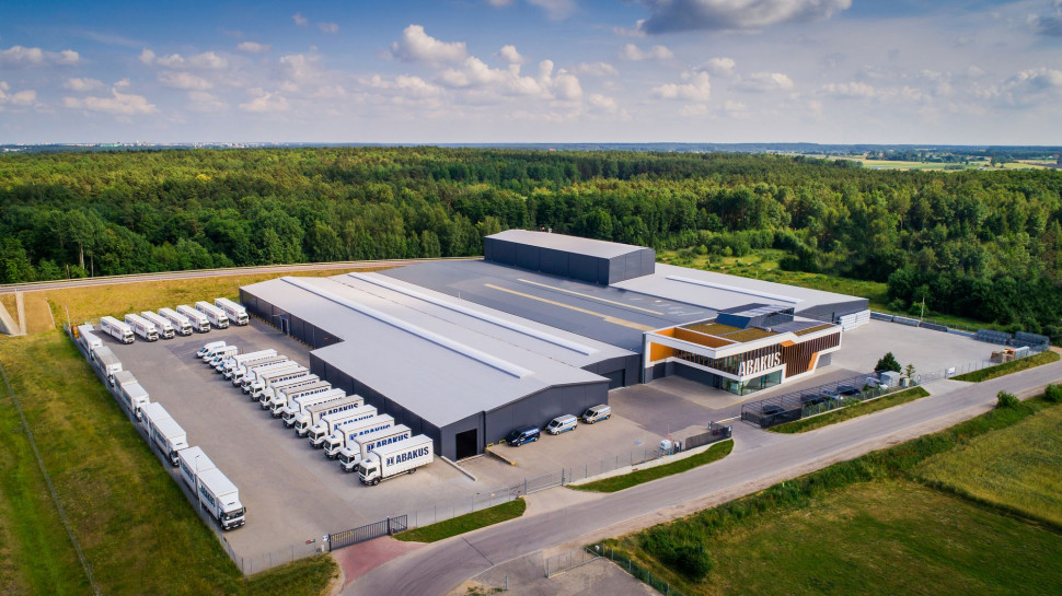 Widok siedziby firmy Abakus Okna i zaladu produkcyjnego z lotu ptaka
