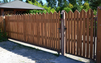 Nigdy nie stosujcie drewna sosnowego na ogrodzenie!