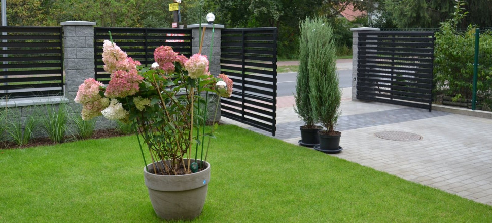 Dwuskrzydłowa brama o szer. 3,79 m