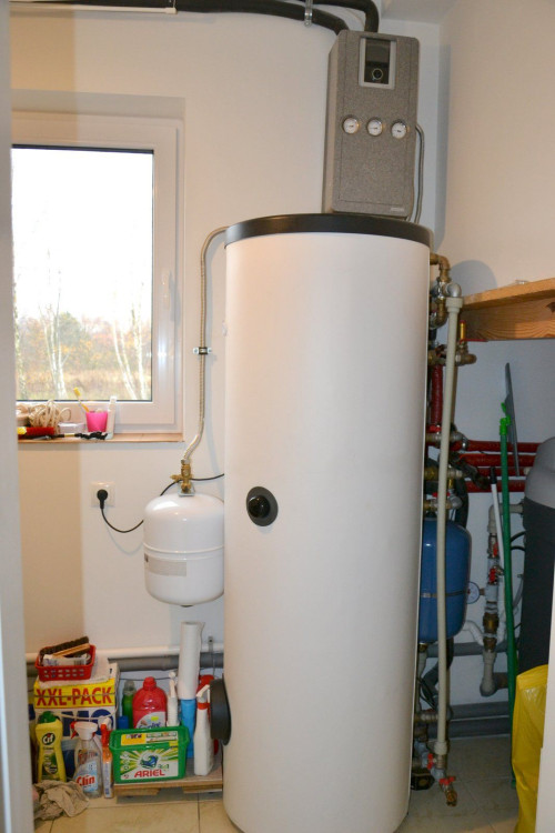 Biwalentny zbiornik c.w.u. ma pojemność 800 l