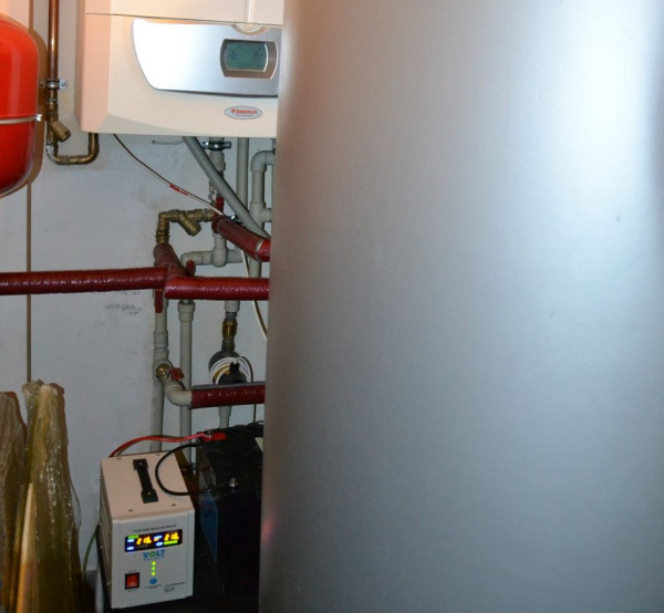 Zasilacz awaryjny UPS w instalacji solarnej