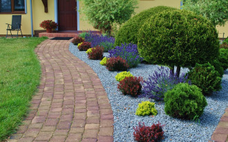 O czym warto pamiętać, tworząc projekt ogrodu przy domu?