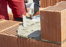 Gdzie stosować zaprawę cementową i jakie ma właściwości?