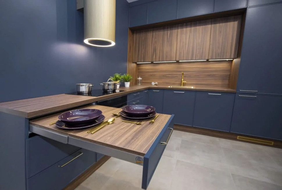 Duży, wysuwany blat kuchenny
