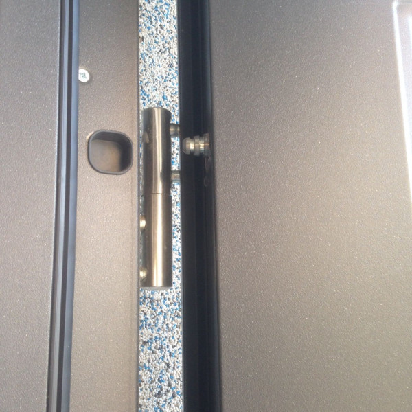 Zawiasy oraz uszczelki (na skrzydle i ościeżnicy)