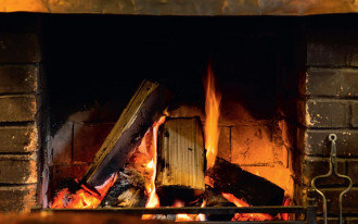 Kominek jako alternatywne źródło ogrzewania a uchwały antysmogowe