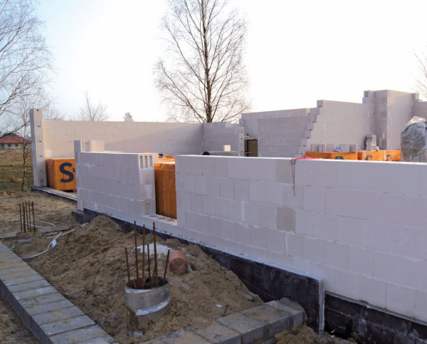 Wznoszenie ścian z silikatów