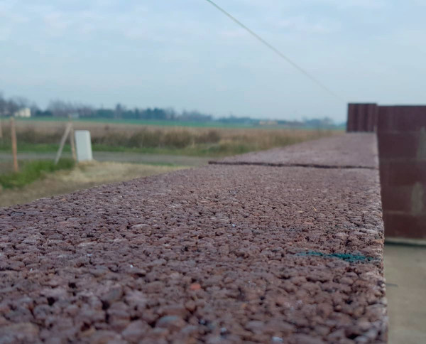 Wznoszenie ścian z wyrobów keramzytobetonowych