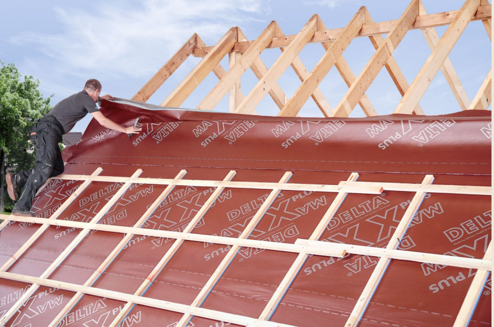 Układanie membrany dachowej DELTA®-MAXX PLUS