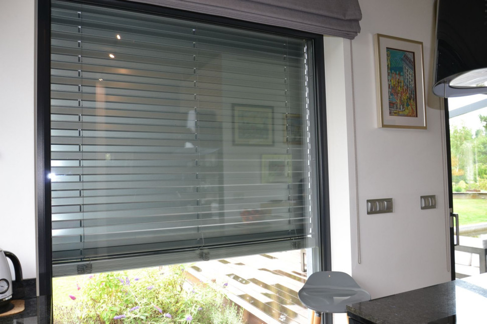 Szczelnie zamknięta żaluzja fasadowa