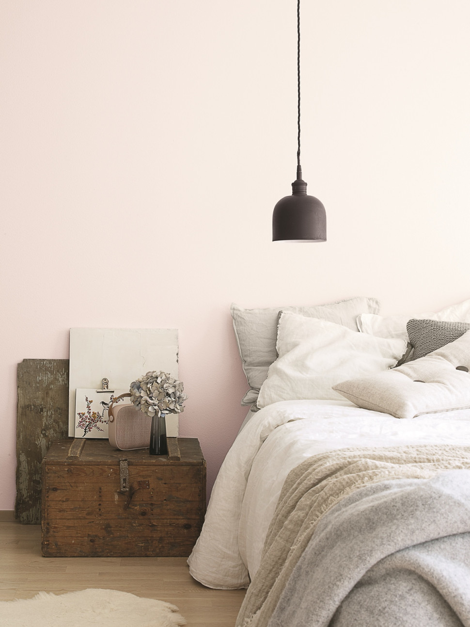 Przełamana dyskretnym różem biel Lychee z kolekcji Tikkurila Optiva White