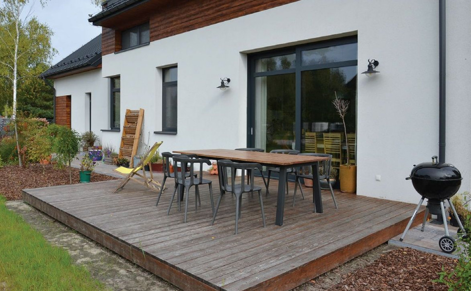 Taras z nieryflowanego drewna modrzewia syberyjskiego