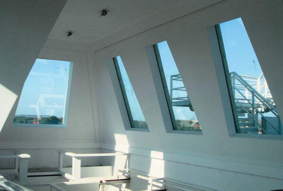 W tym pomieszczeniu pojawi się już wkrótce szklana podłoga przykrywająca wielkie akwarium (którego metalowe elementy widoczne są na zdjęciu)