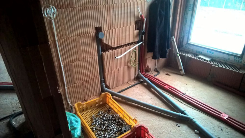 Wnęki i bruzdy powinny mieć maksymalne wymiary zgodnie z normą