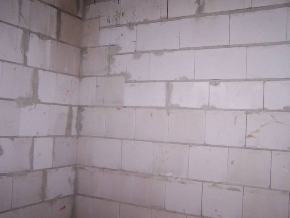 Niewłaściwe murowanie źle dobranych elementów murowych