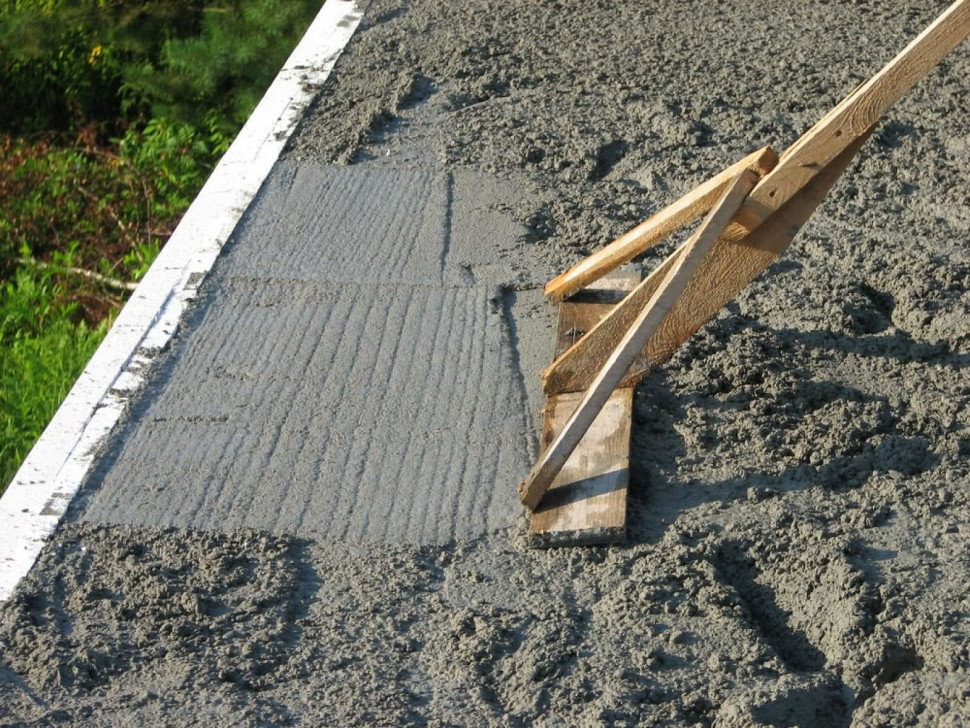 Szczególnej ostrożności przy zalewaniu jej betonem wymaga krawędź stropu