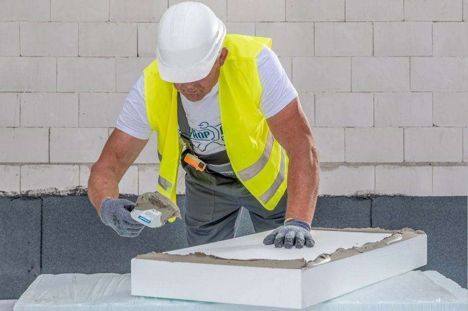 Płyty styropianowe redukują emisję CO2 i zapotrzebowanie budynków na energię