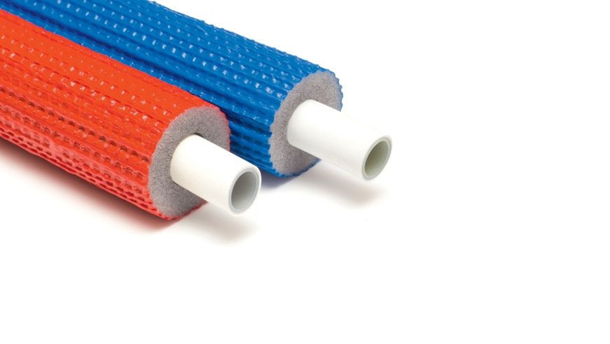 Czerwona lub niebieska warstwa ochronna izolacji INFLEX BCK jest ok. 10-krotnie grubsza