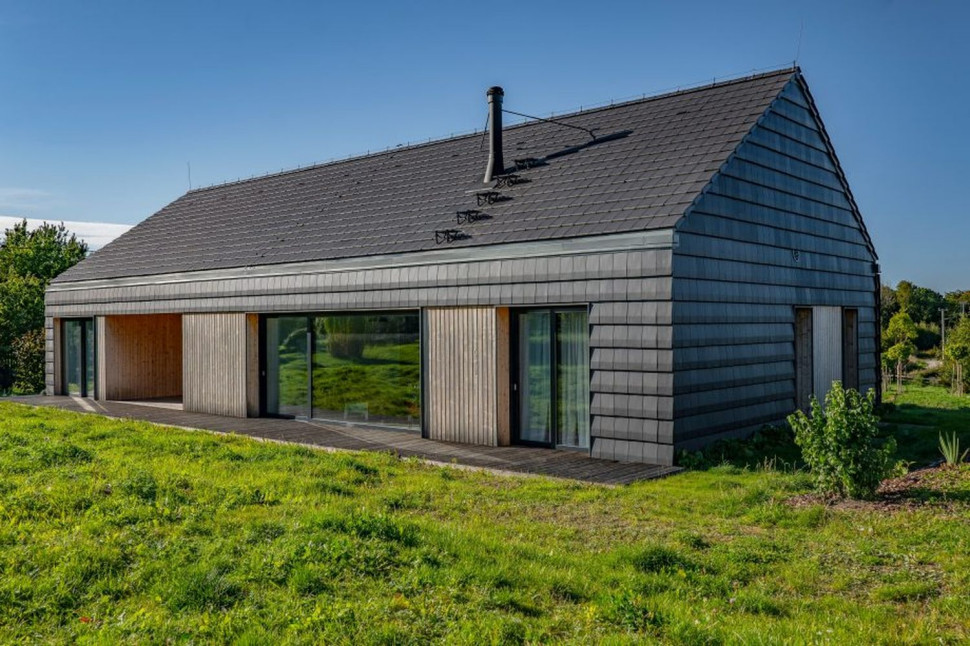 Koramic Actua 10 T na dachu i lewacji, Dom Smoczyca