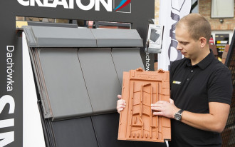 Czym się kierować podczas kupowania dachówek ceramicznych?