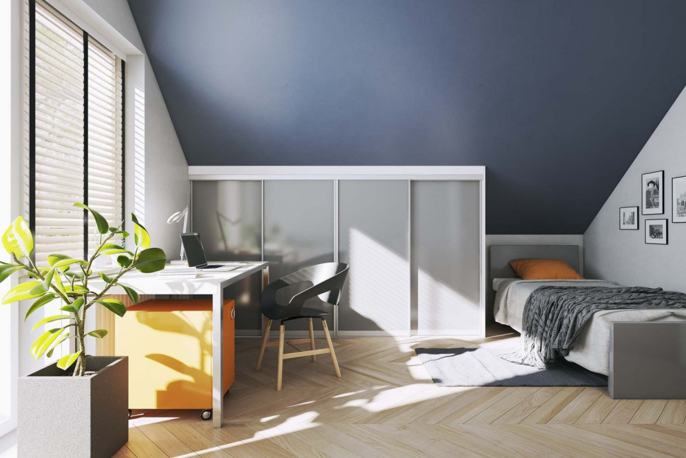 Sypialnia na poddaszu z jednolitym kolorem na ścianie