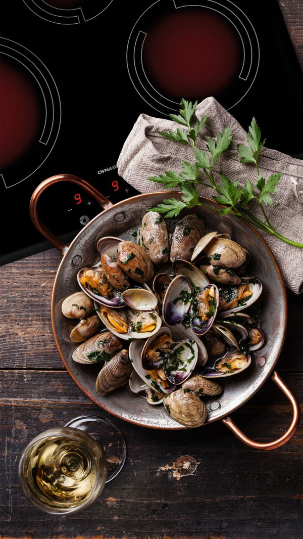 Gładka, ceramiczna powierzchnia płyt DynaCook umożliwia łatwe czyszczenie