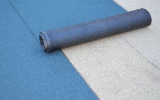 Kiedy można położyć na dachu nową papę na starej, a kiedy ją zerwać?