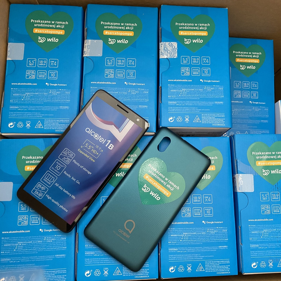 Wilo wspiera Fundację Dajemy Dzieciom Siłę i przekazuje 24 telefonów komórkowych