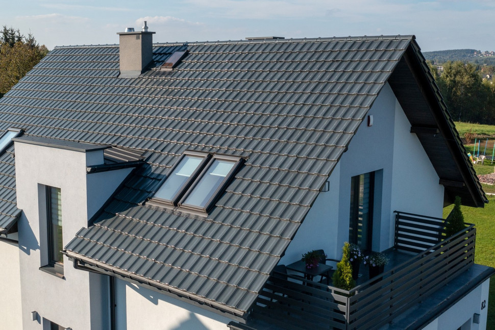 Barwiona w masie dachówka ceramiczna CANTUS marki CREATON