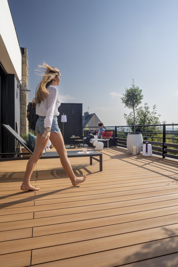 Taras z desek kompozytowych Silvadec Atmosphere brąz Lima