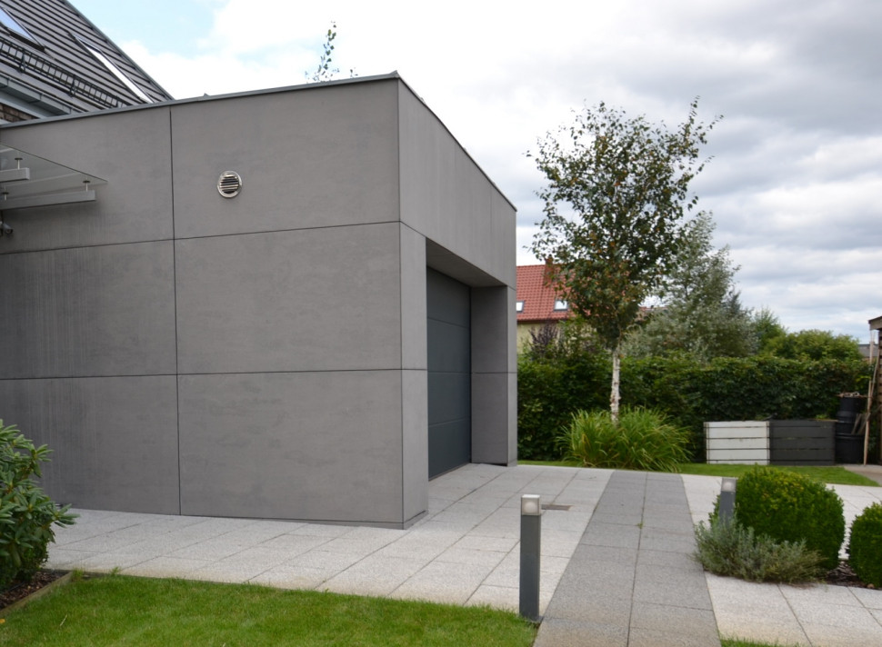 Czerpnię ulokowano w ścianie garażu