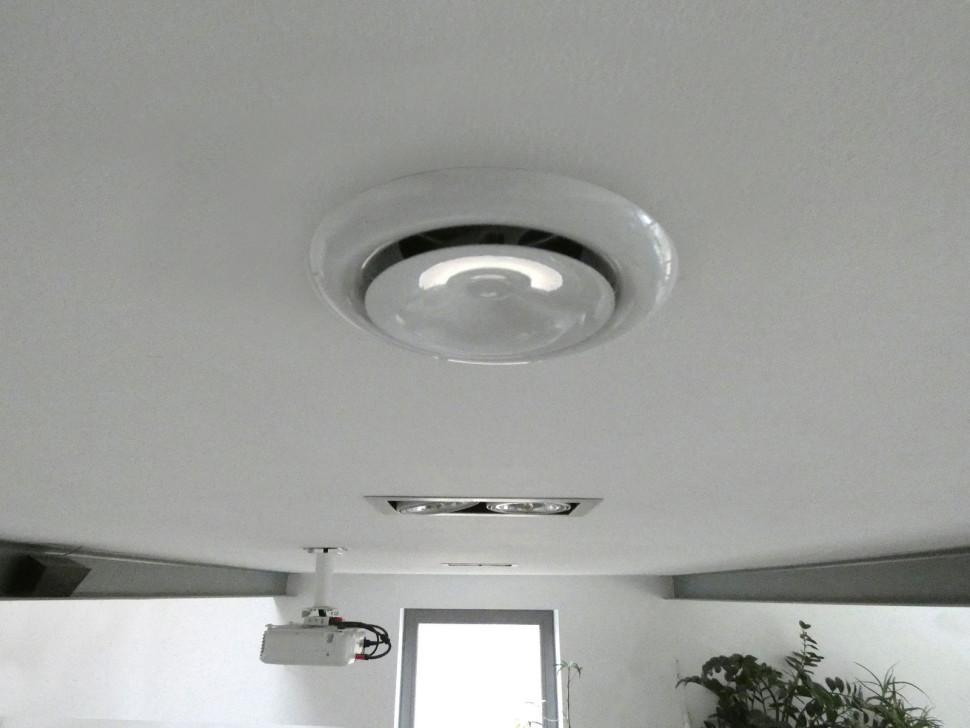 Anemostat na przewodzie nawiewnym