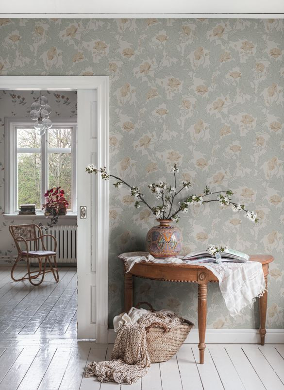 Tapety w delikatne motywy kwiatowe w salonie