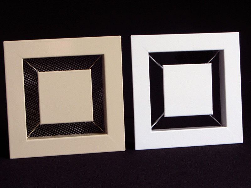 Kratki do wentylacji RADE lub do kominka mogą być wykończone w różnych kolorach