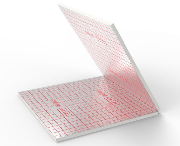 Białe płyty EPS 100 pokryte polipropylenową, metalizowaną folią stanowiącą dodatkową barierę ciepła